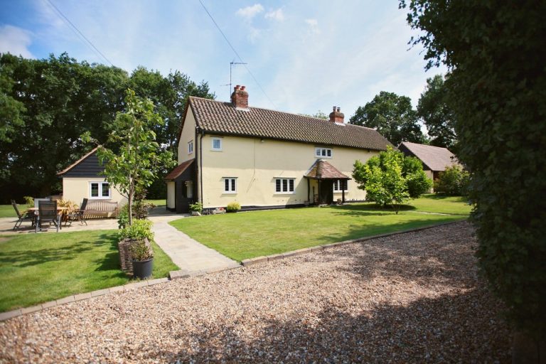 Perfectly peaceful period cottage near Chelmsford