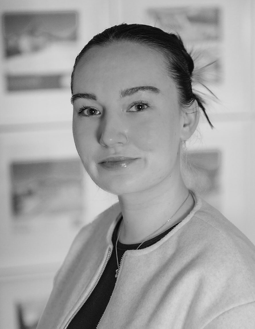 Esther Booth headshot